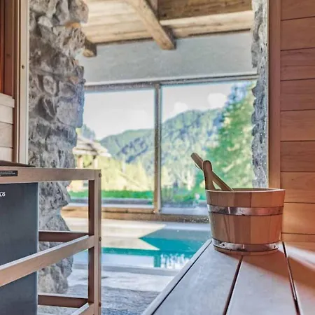 Light And Spacious Chalet With High Levels 빌라 *